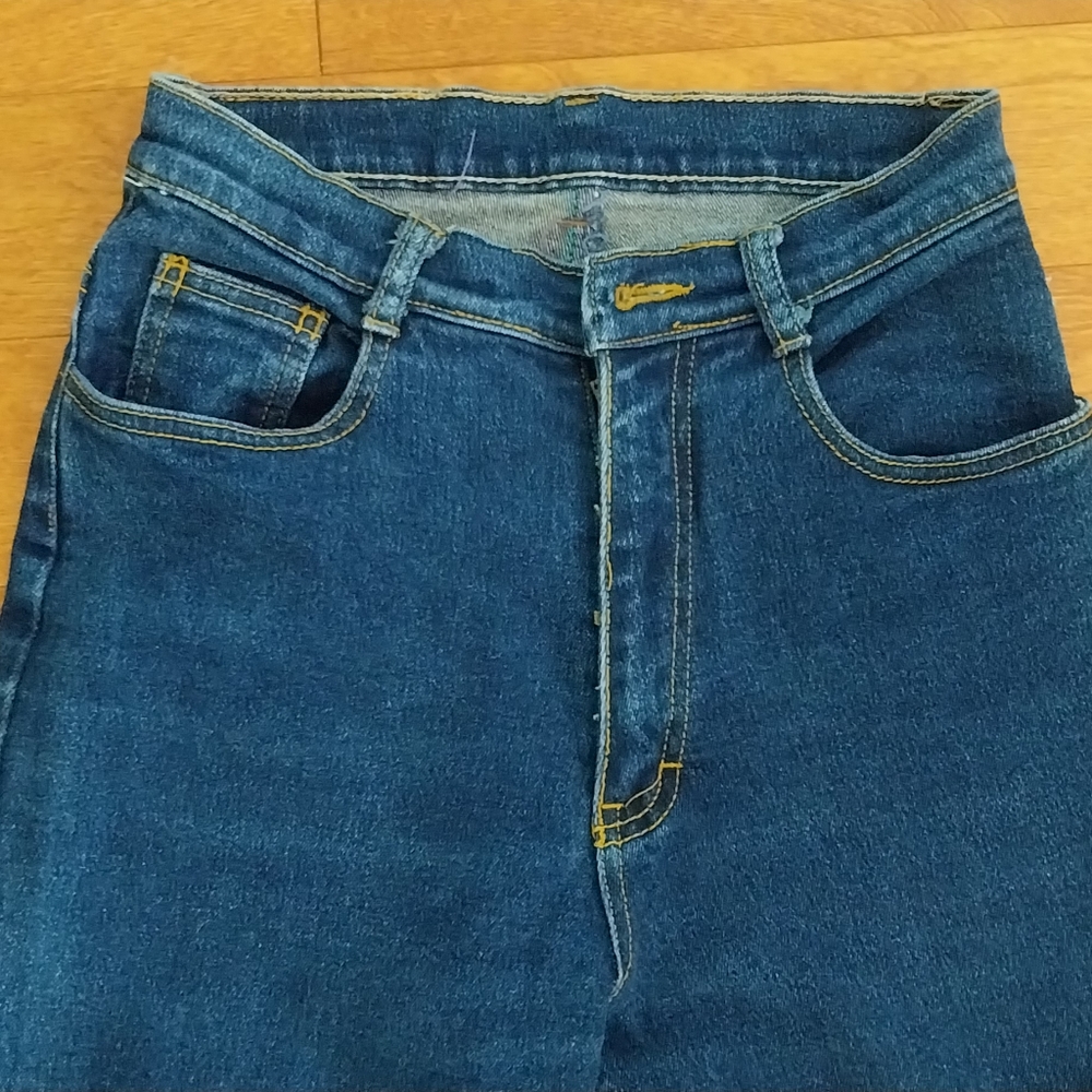 Vintage High Rise Jean - Picture 4 of 9